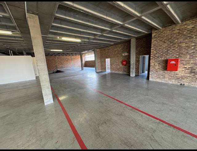1,245M² WAREHOUSE TO LET IN WYNBERG